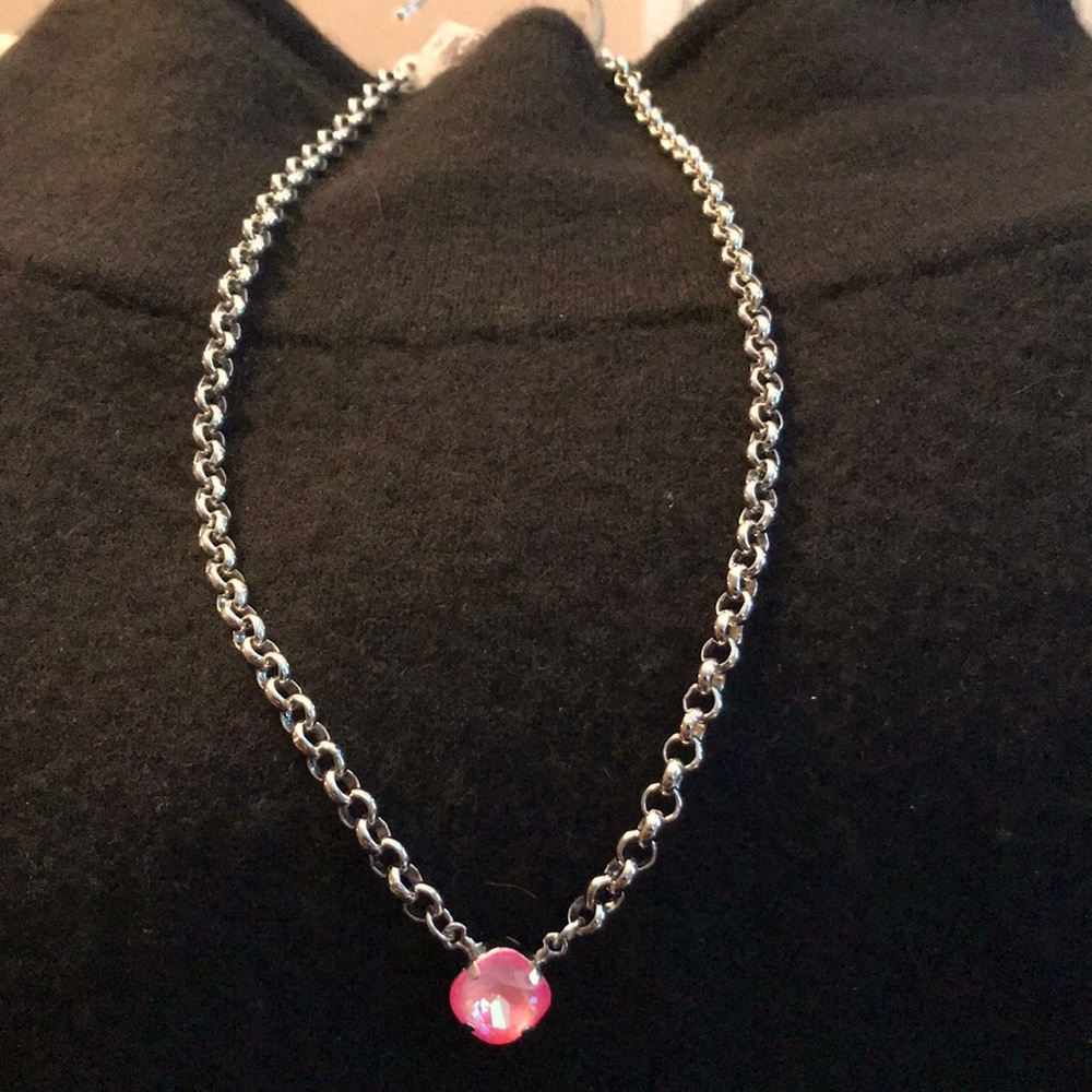 Necklace with pink stone